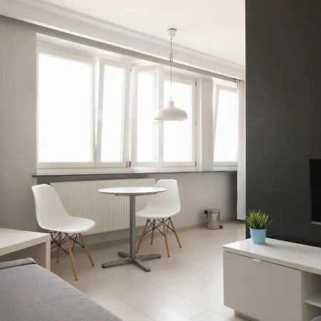 55 Plater Apartment *
