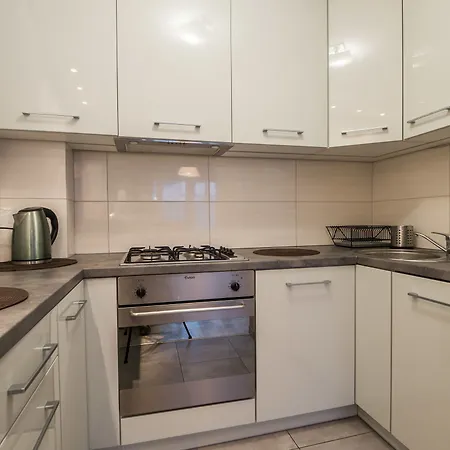 55 Plater Apartment