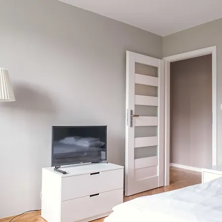 55 Plater Apartment