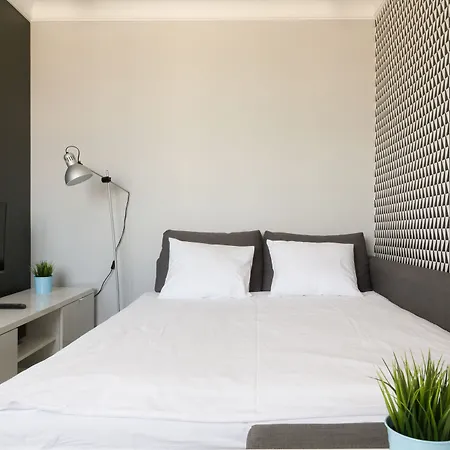 55 Plater Apartment *